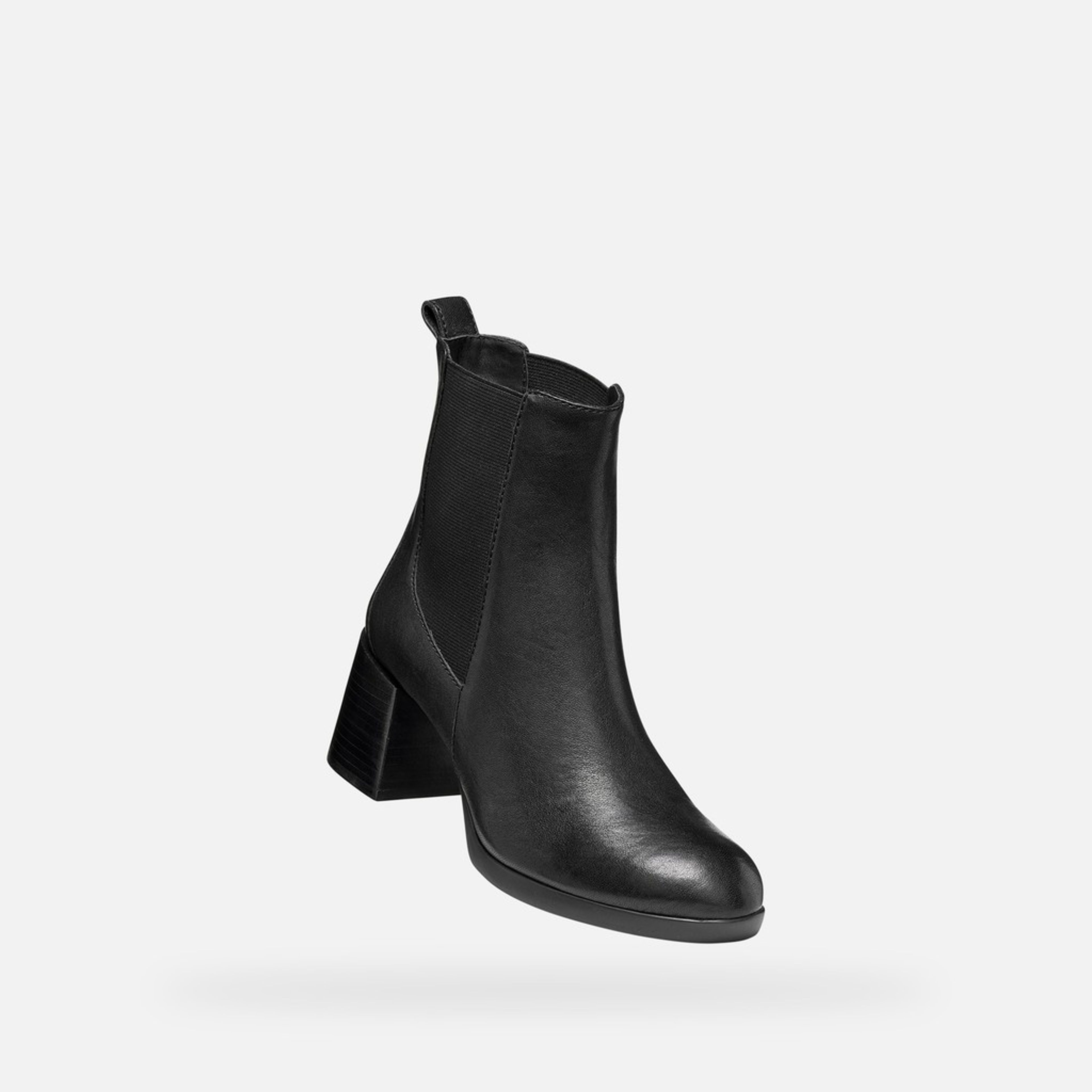 Ghete negre pentru femei Geox Walk Pleasure 55T - 005