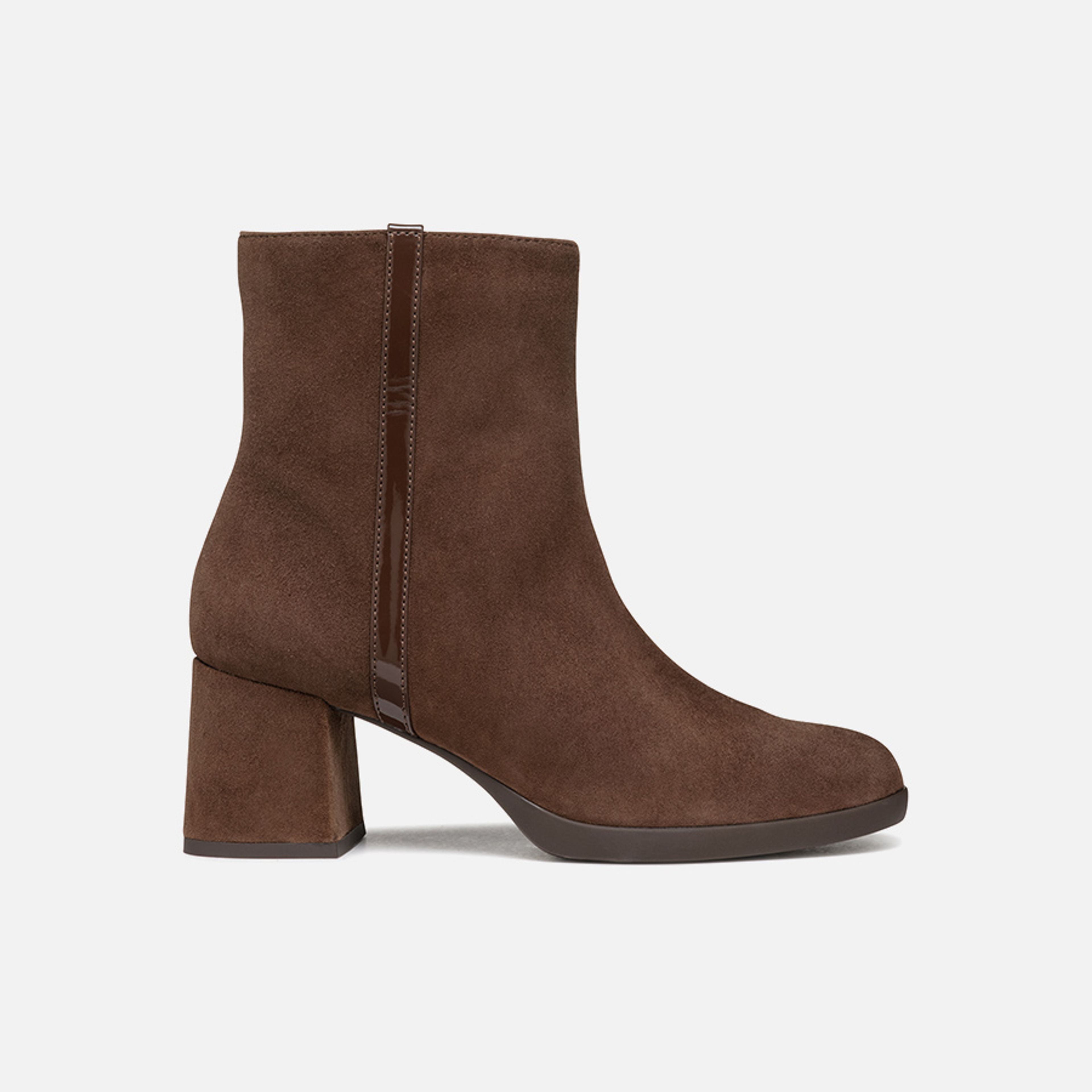 Tmavě hnědá dámská kotníková obuv Geox Walk Pleasure 55