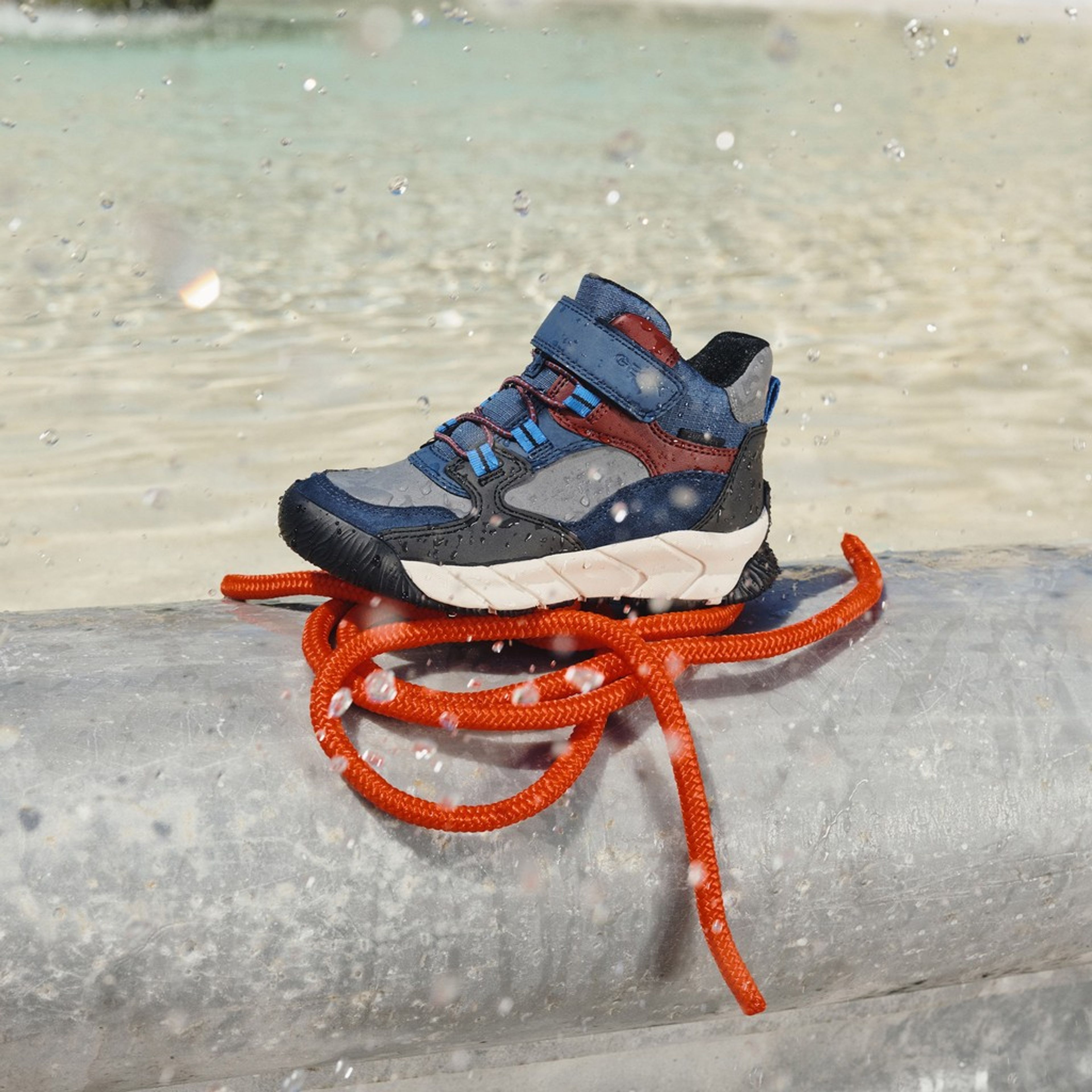 Tmavě modrá zateplená chlapecká kotníková obuv Geox Flexyper Pro B - 011