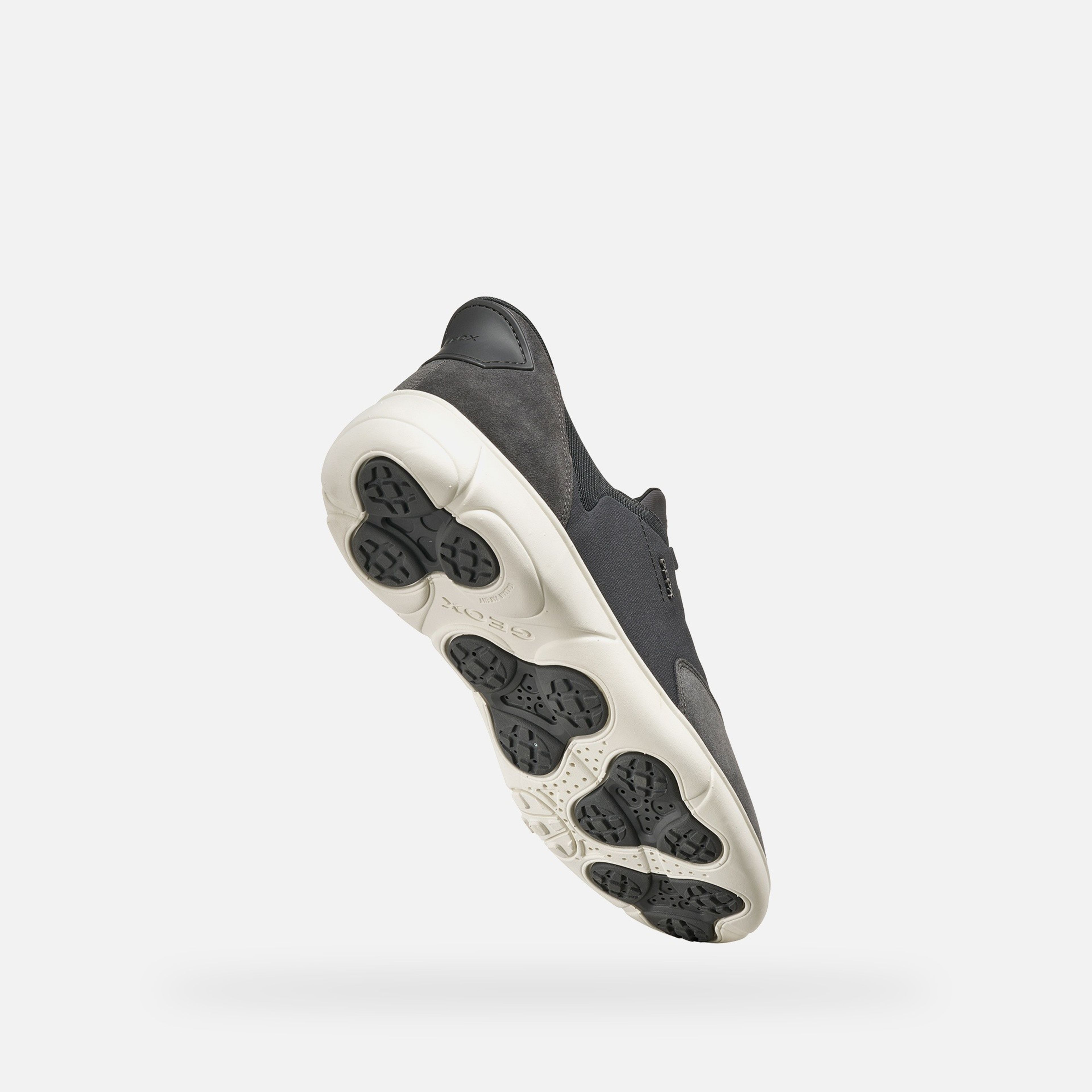 Šedé pánské tenisky Geox Nebula 2.0 Plus - 009