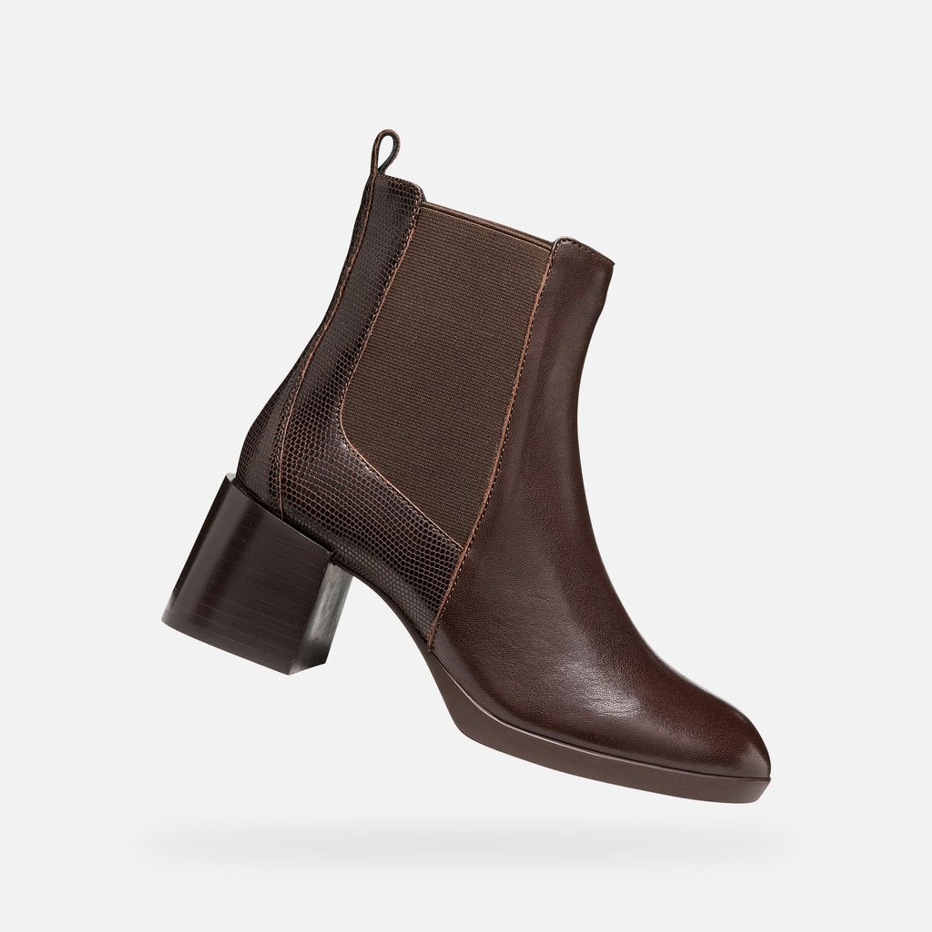 Tmavě hnědá dámská kotníková obuv Geox Walk Pleasure 55T - 001