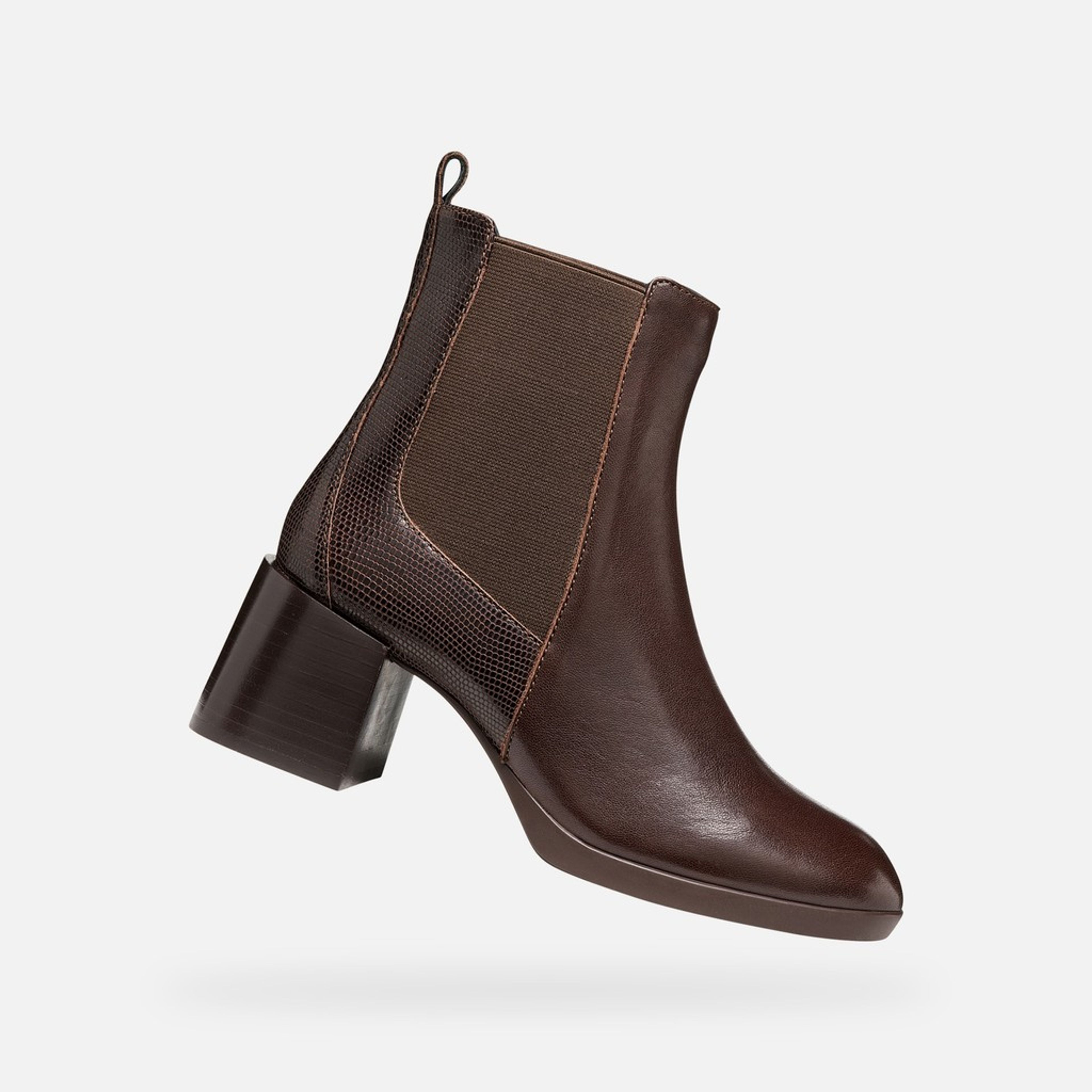 Tmavě hnědá dámská kotníková obuv Geox Walk Pleasure 55T - 001