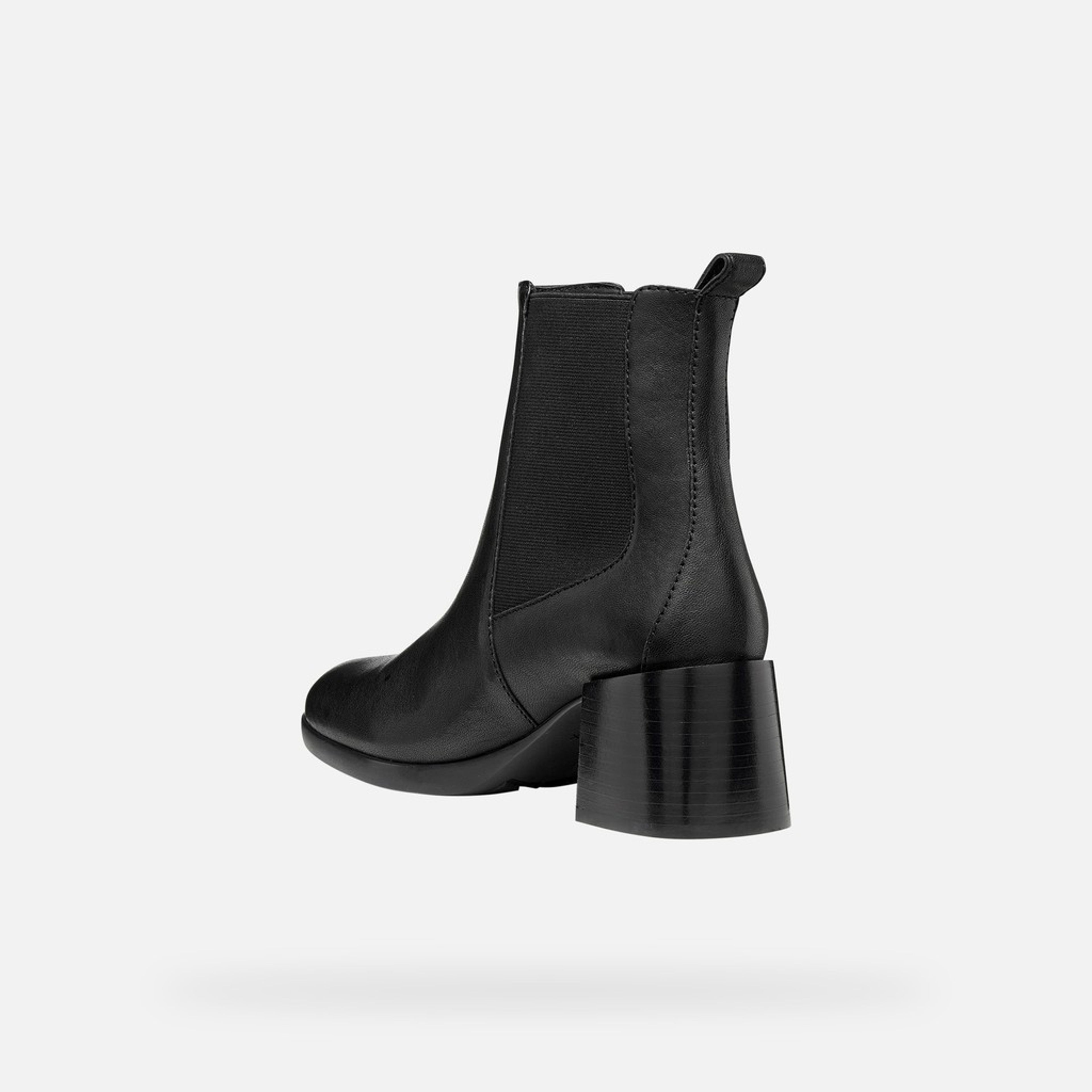 Ghete negre pentru femei Geox Walk Pleasure 55T - 004