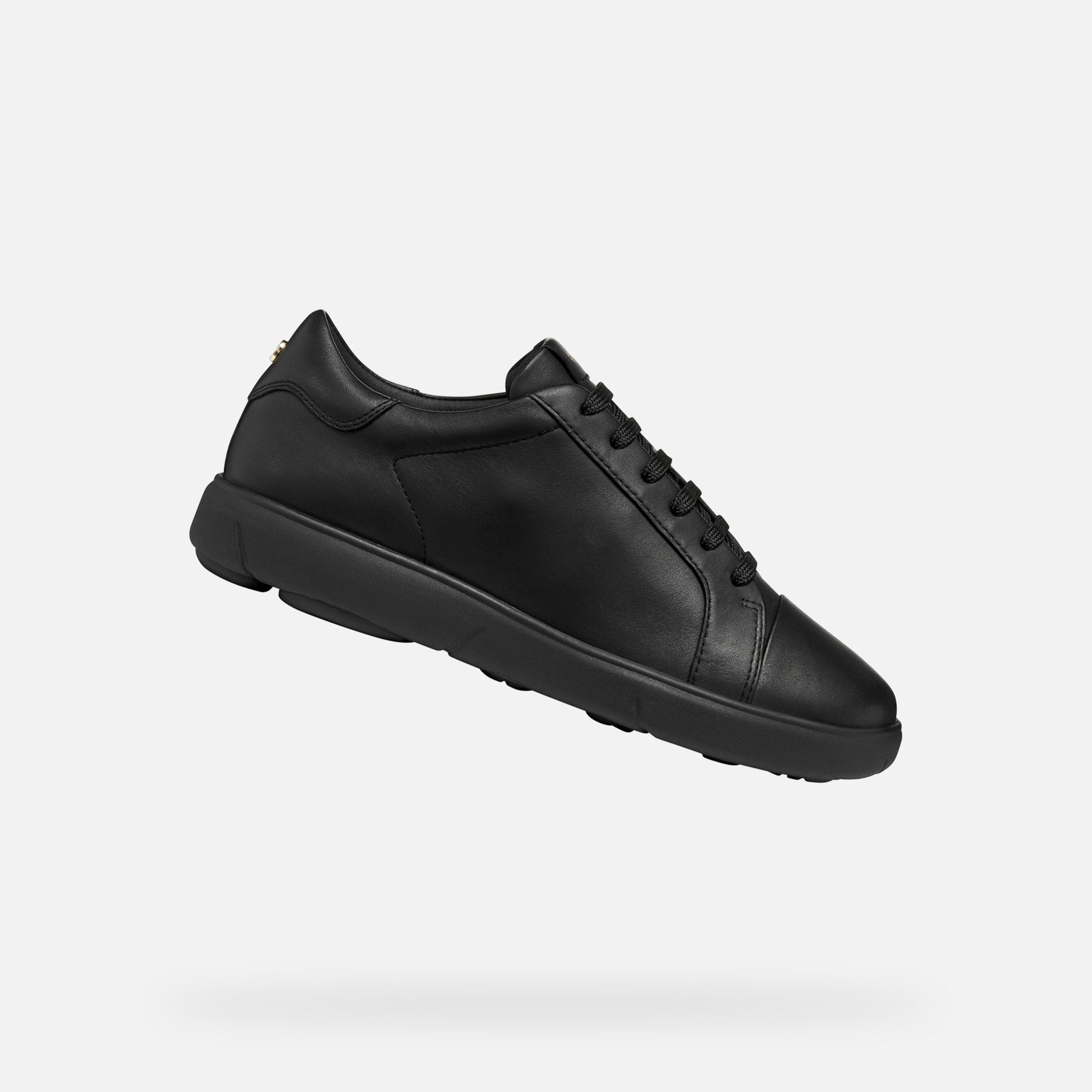 Černé dámské tenisky Geox Nebula 2.0 C