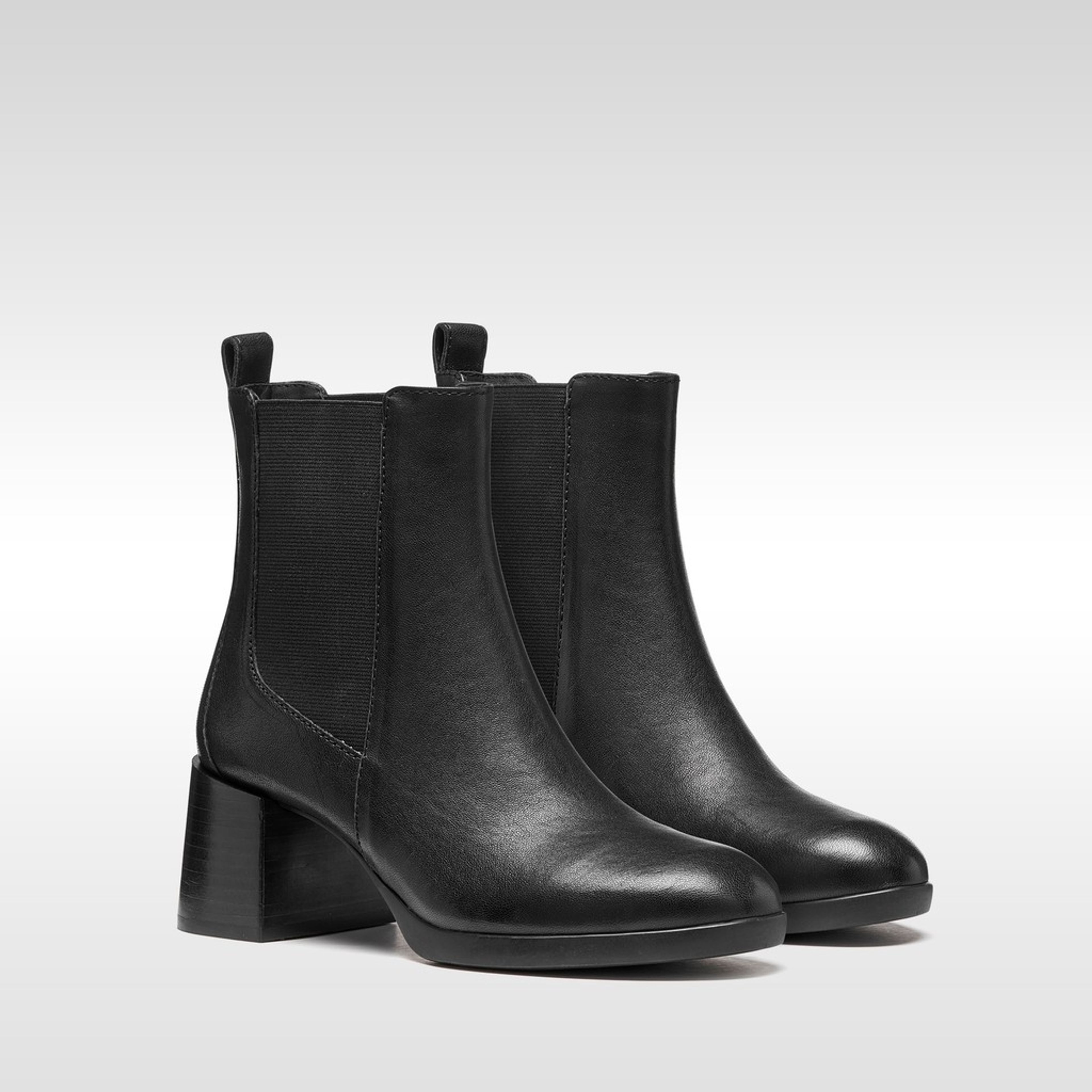 Ghete negre pentru femei Geox Walk Pleasure 55T - 008