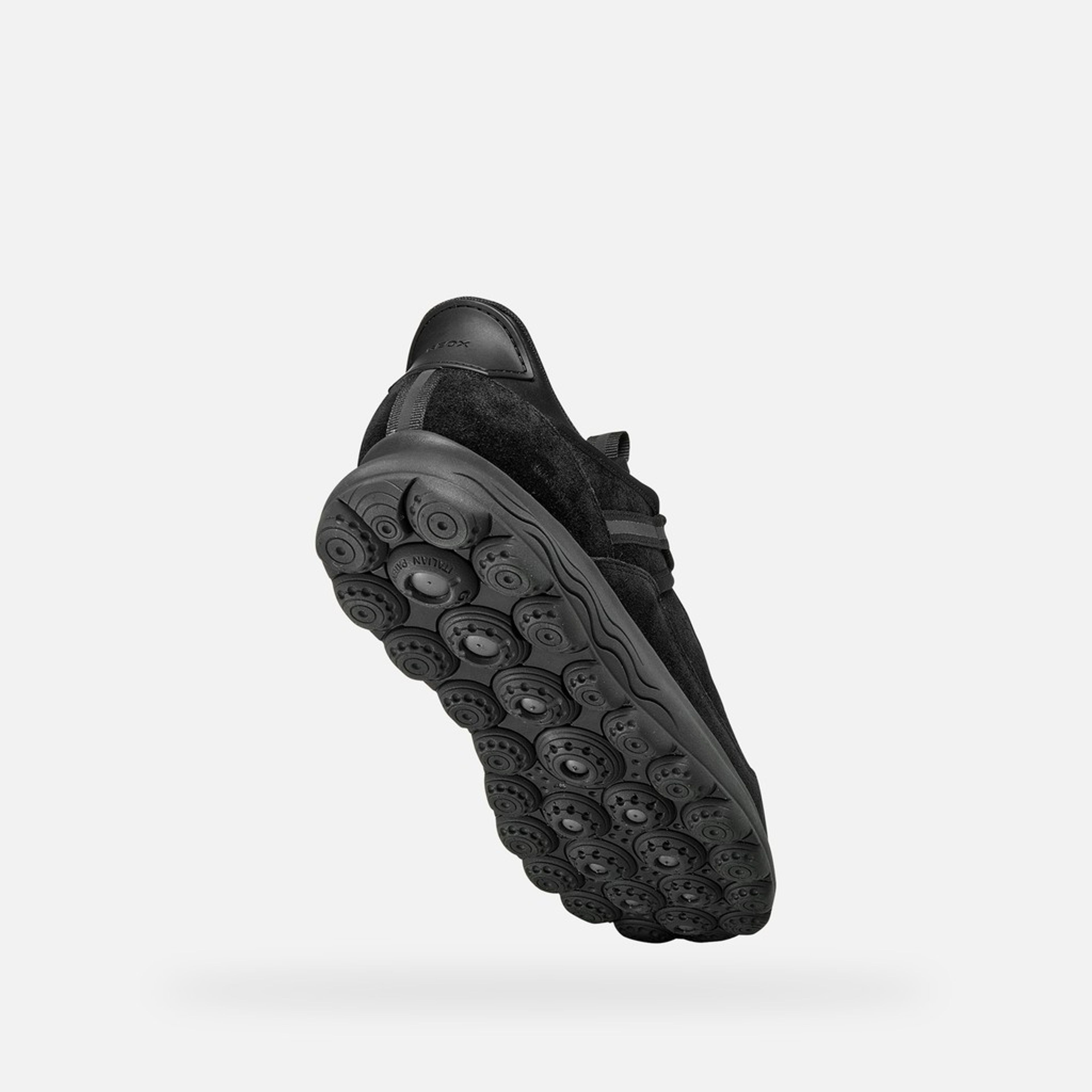 Černé dámské tenisky Geox Spherica Plus WPF - 007