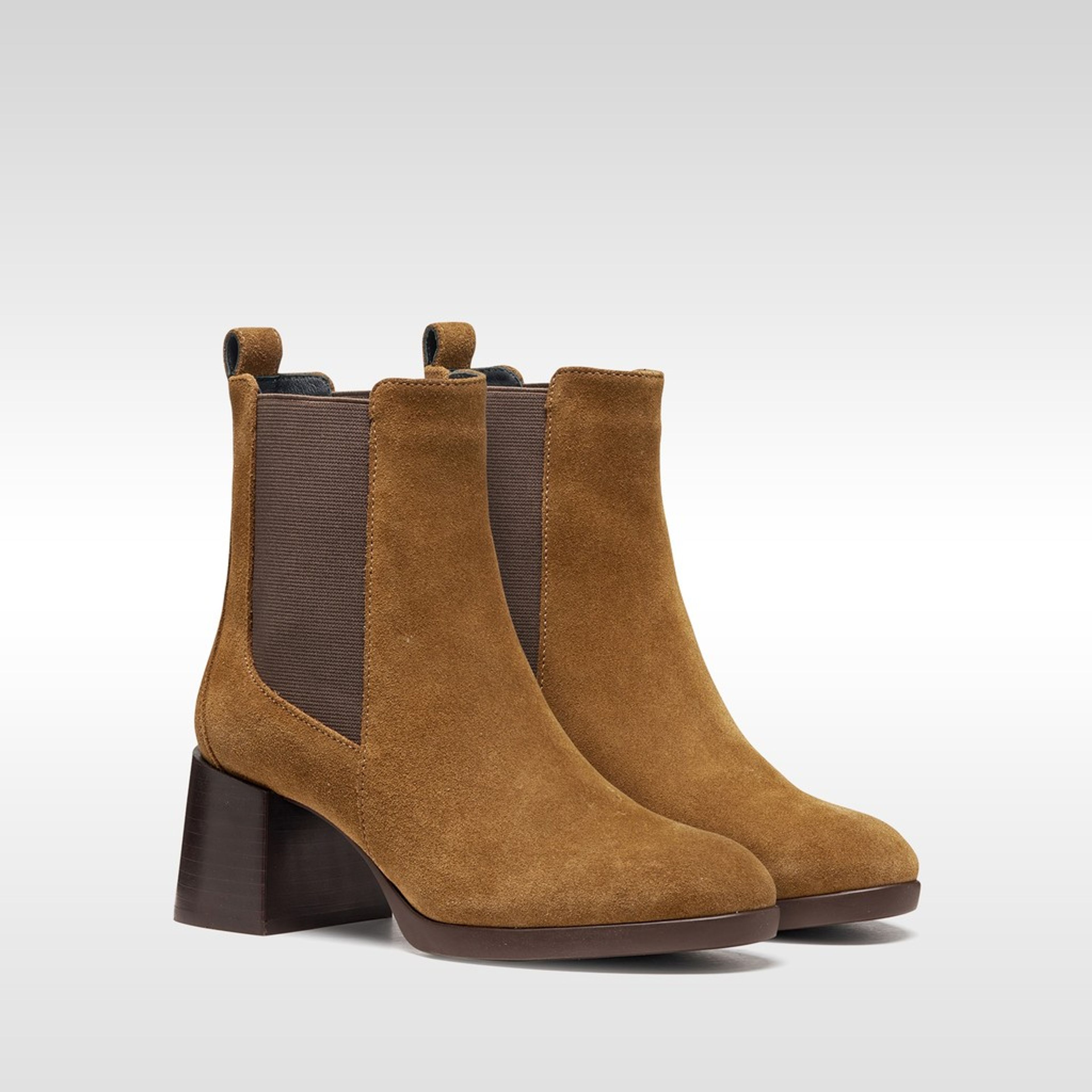 Hnědá dámská kotníková obuv Geox Walk Pleasure 55T - 008
