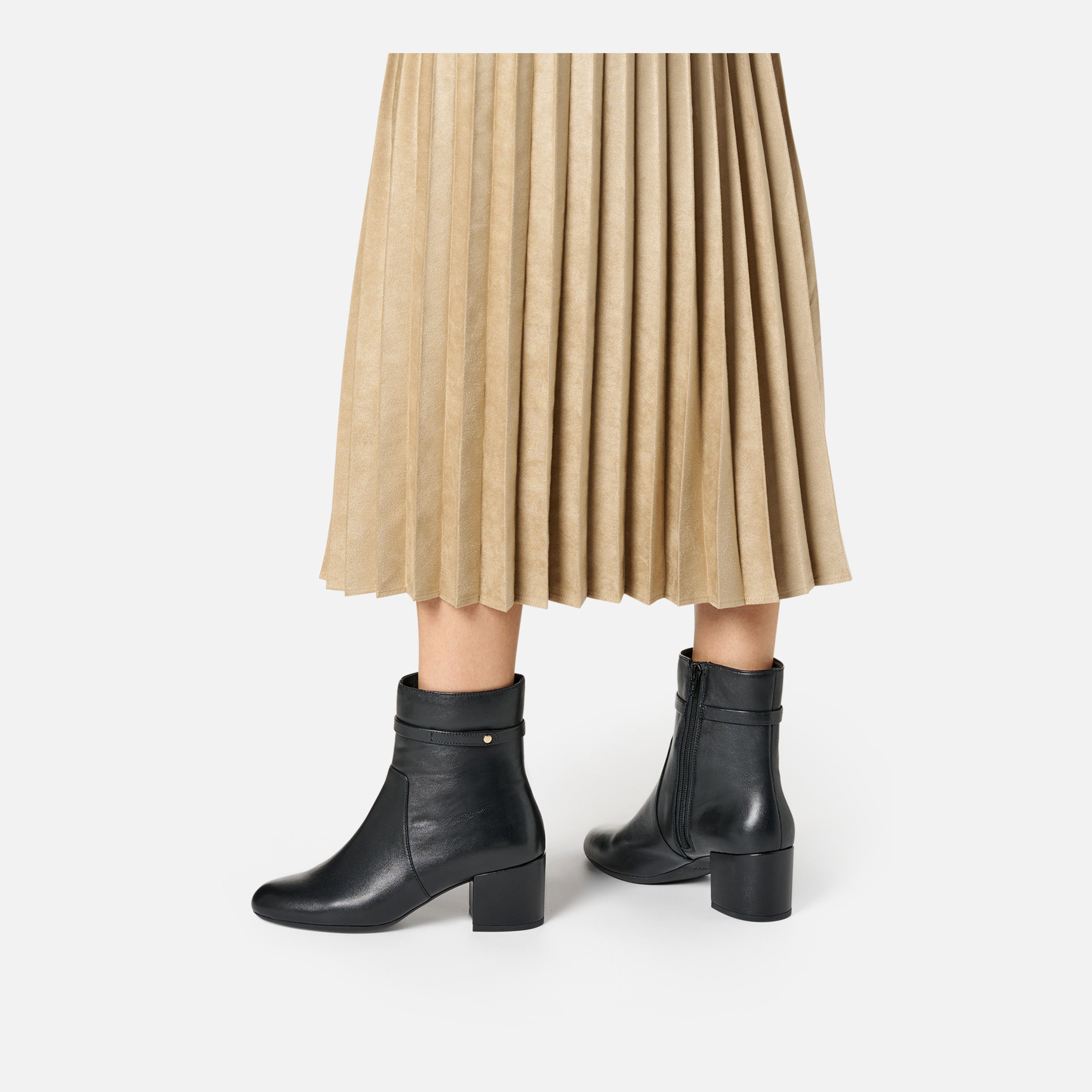 Černá dámská kotníková obuv Geox Eleana - 003