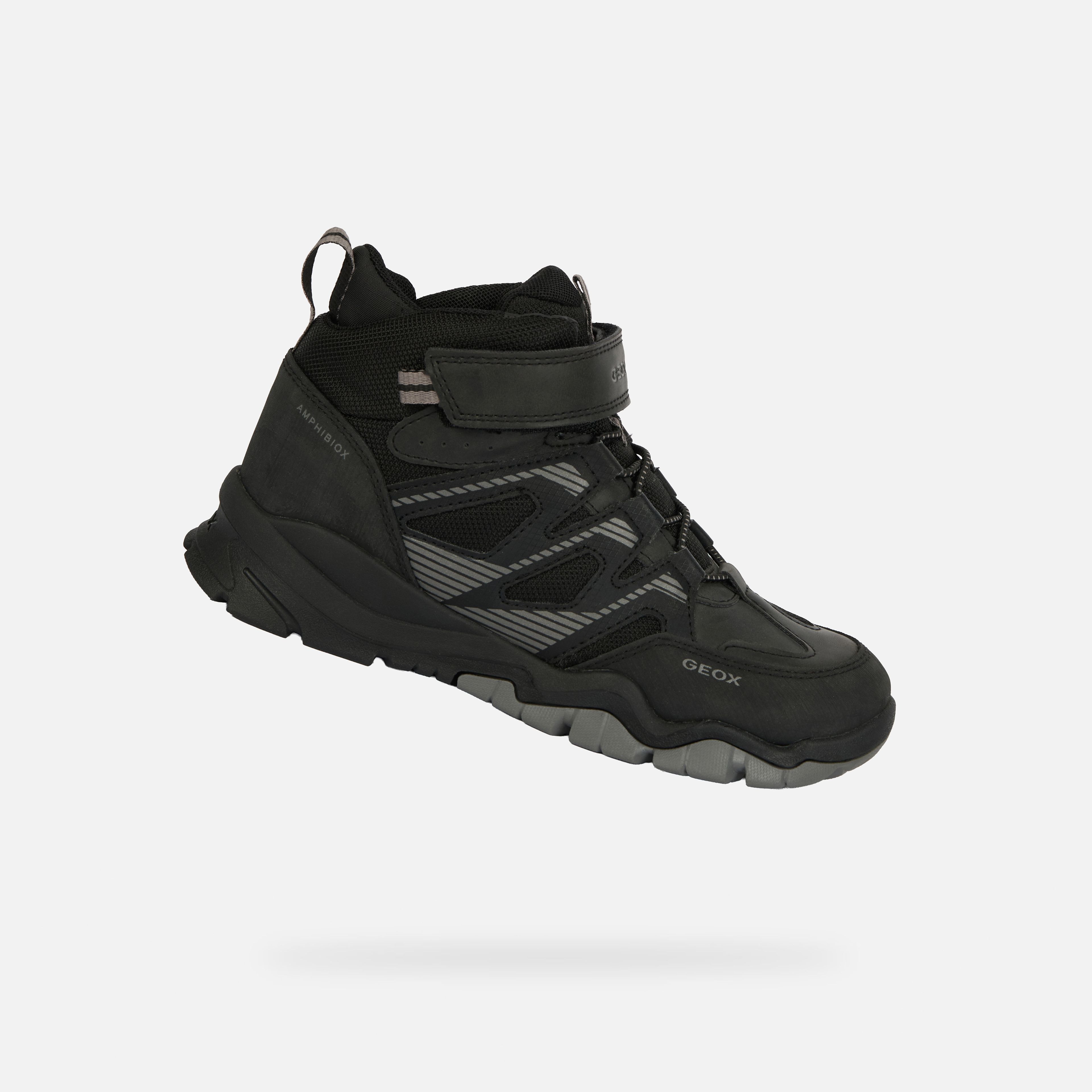 Čierne chlapčenské tenisky Geox Montrack B ABX