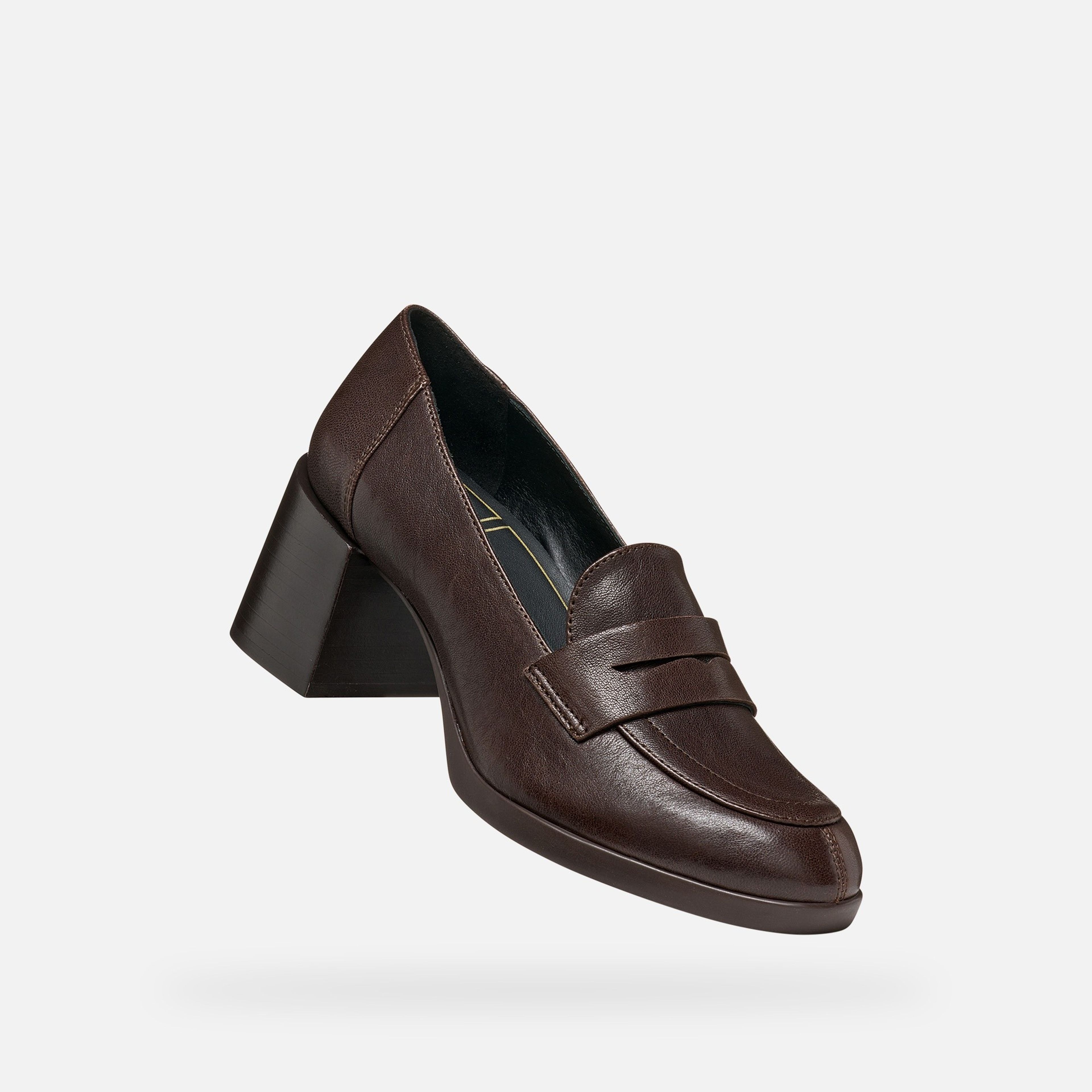 Tmavě hnědá dámská obuv na podpatku Geox Walk Pleasure 55T - 005
