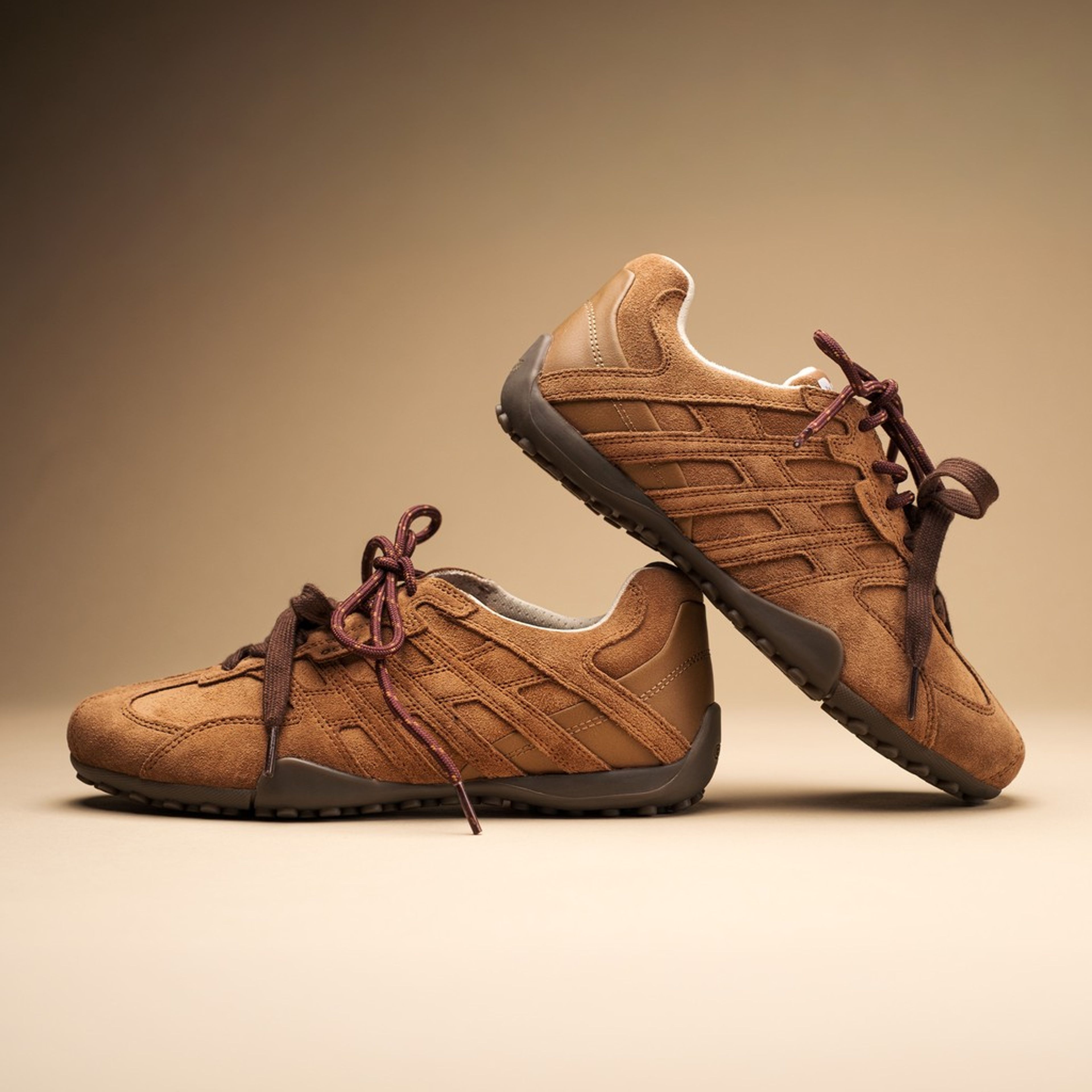 Hnedé dámske tenisky Geox Snake - 012