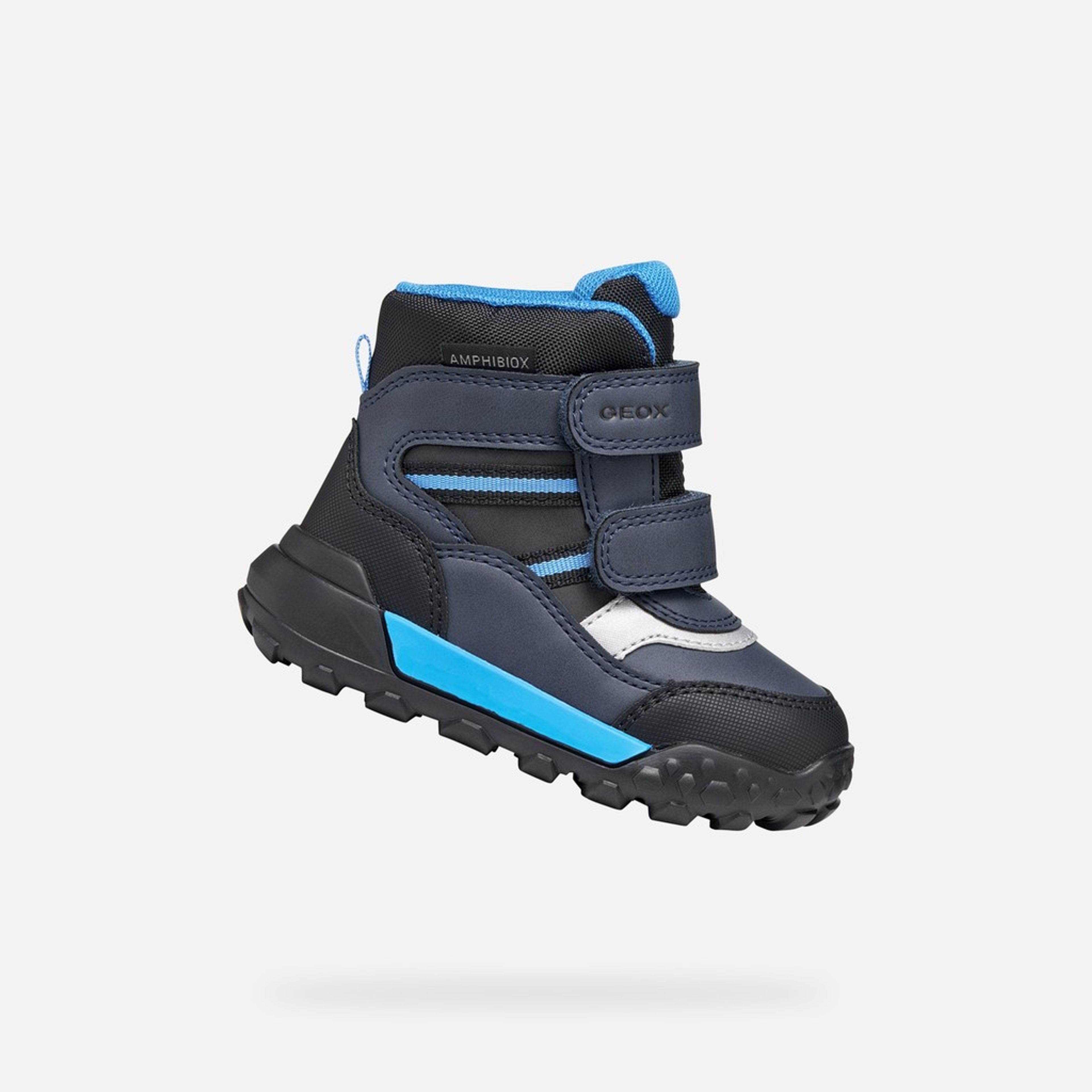 Černá zateplená chlapecká zimní obuv Geox Trekkyup - 001