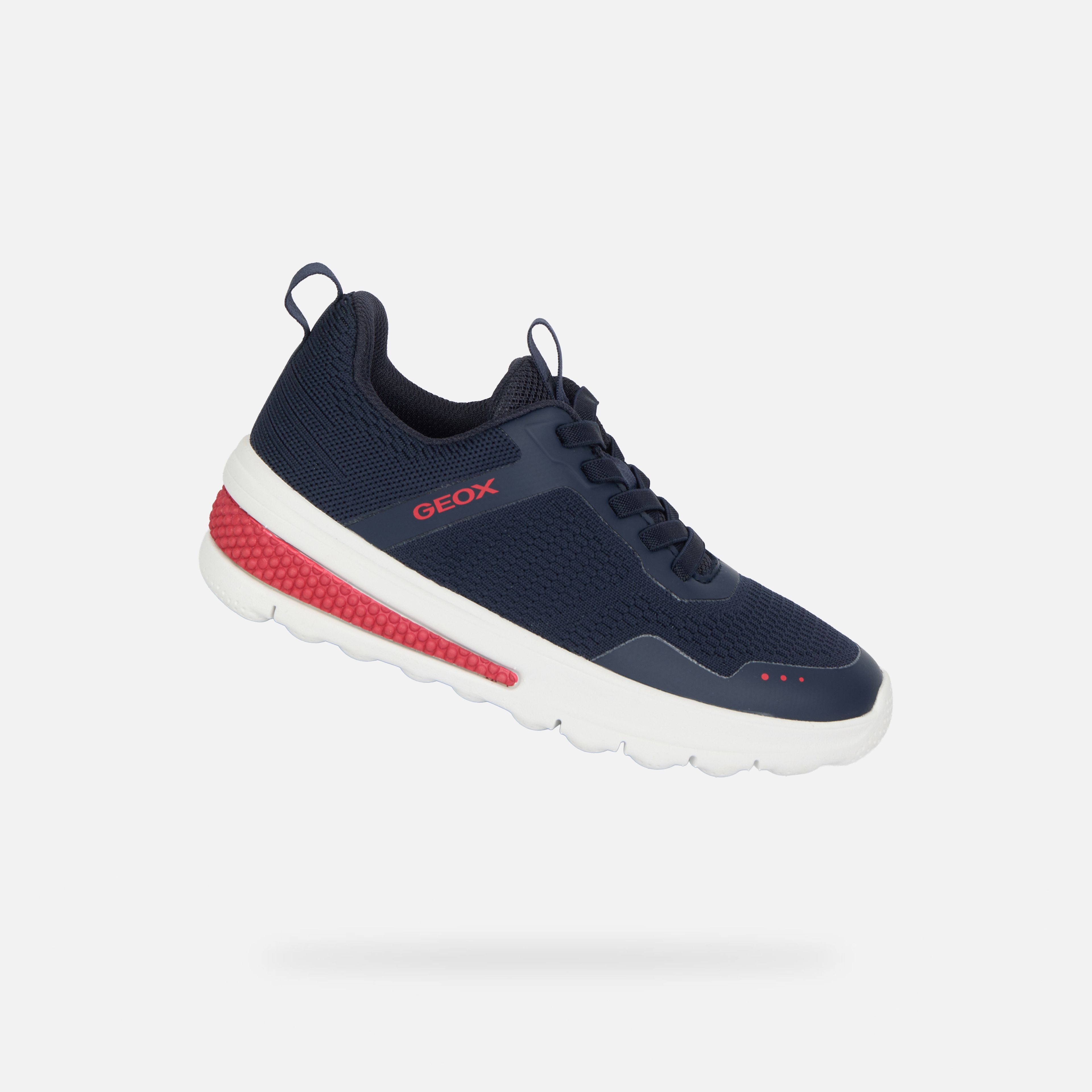 Granatowe chłopięce tenisówki Geox Activart